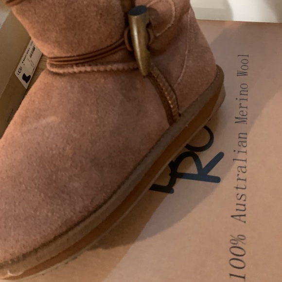 Brown boots - Picture 2 of 10